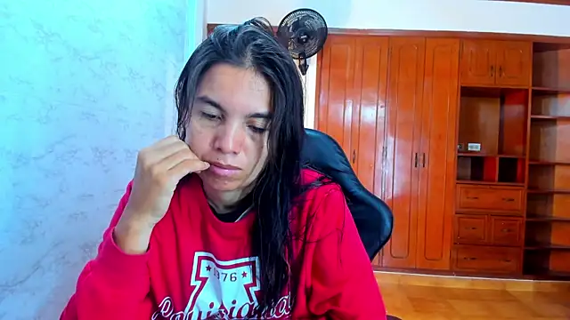 Emily and Soffy online show from 23, 4, 2026