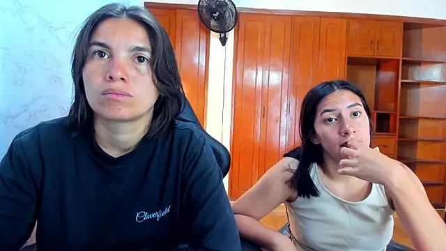 Emily and Soffy online show from 28, 4, 2026