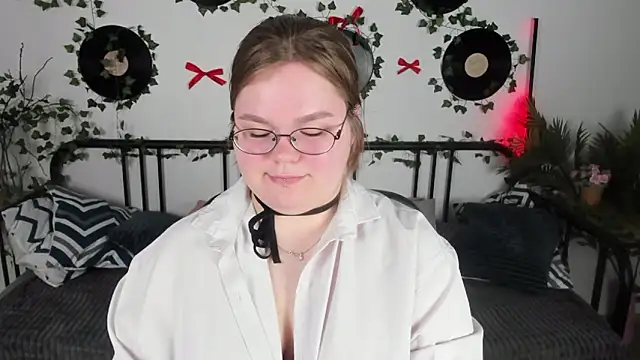 MaryFloree online show from 11, 3, 2026