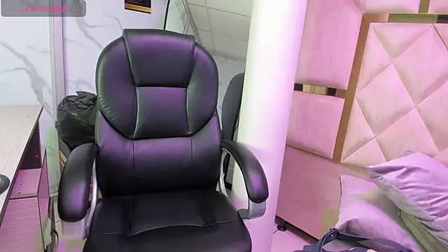 Vaneline2 online show from 6, 3, 2026