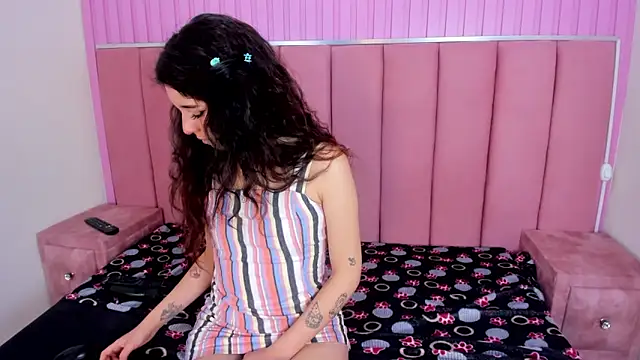 LunaSmithly online show from 25, 4, 2026