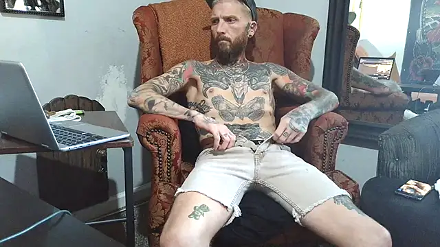 Snapshot of F_D_R_ chatting on 4, 4, 2026 F D R online show from 4, 4, 2026