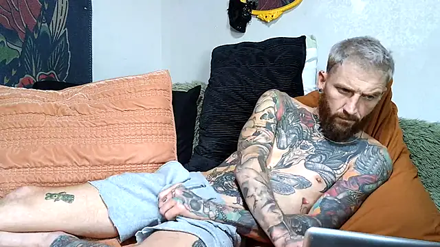 Snapshot of F_D_R_ chatting on 22, 4, 2026 F D R online show from 22, 4, 2026