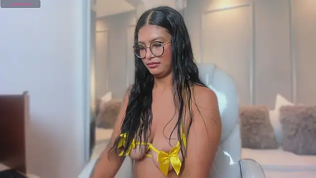 MiaSmit  online show from 14, 2, 2026