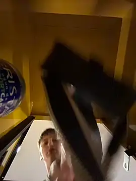 ARON LUXX online show from 20, 4, 2026