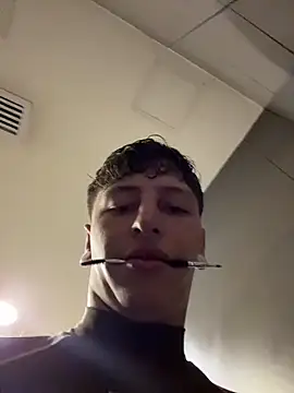 ARON LUXX online show from 25, 4, 2026