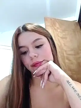 Snapshot of EmiNavarro chatting on 25, 6, 2026 EmiNavarro online show from 25, 6, 2026