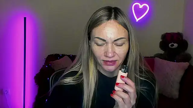 BlondMikey22 online show from 22, 4, 2026