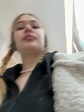 blonde exe online show from 7, 4, 2026