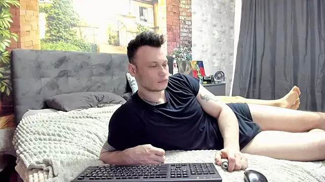  littleangie  online show from 14, 5, 2026