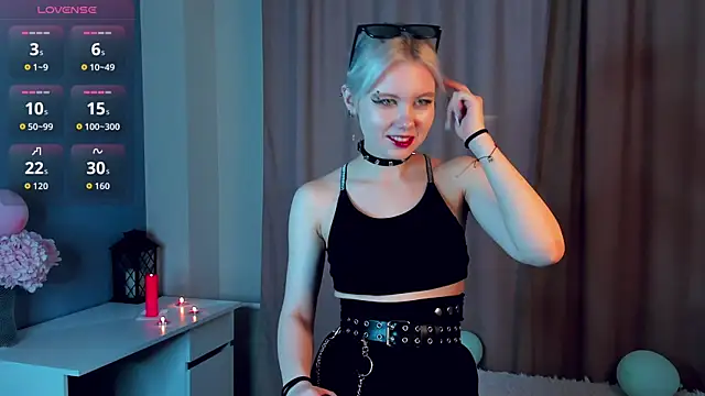 GoldenLenarz online show from 4, 4, 2026