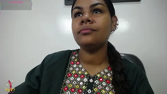 yaazhinii online show from 25, 5, 2026