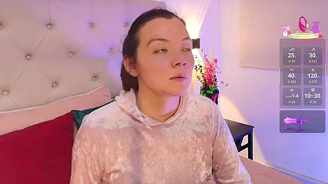 MiccaMadison online show from 8, 4, 2026