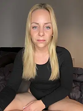 emily-becker22 online show from 24, 4, 2026