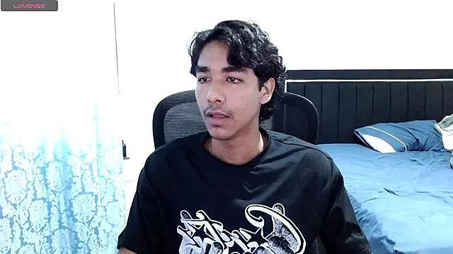 Pedestal diamant online show from 21, 4, 2026