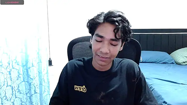 Pedestal diamant online show from 23, 4, 2026