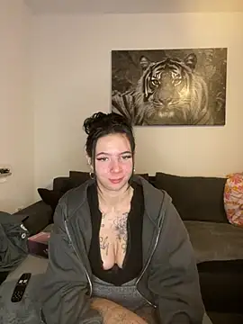 zoeelovee online show from 9, 2, 2026