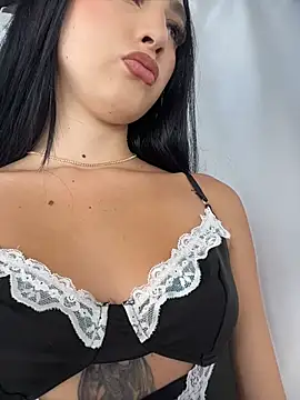 BadLilAngelXXX online show from 13, 4, 2026