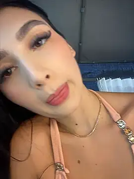 BadLilAngelXXX online show from 21, 4, 2026