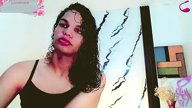 Snapshot of Zonce_shimer chatting on 8, 8, 2026 Zonce shimer online show from 8, 8, 2026
