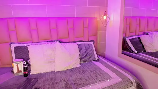 Naomi-Thompson online show from 1, 3, 2026