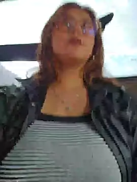 Snapshot of Mari-98 chatting on 3, 5, 2026 Mari-98 online show from 3, 5, 2026