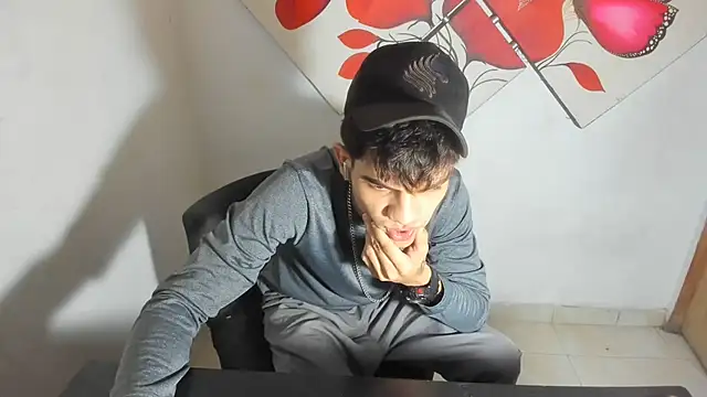 Jesshot bigcock20cm online show from 6, 6, 2026