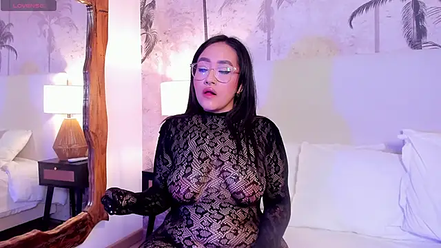 IvyStonne online show from 23, 4, 2026