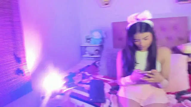 Snapshot of SophieAdamst chatting on 13, 3, 2026 SophieAdamst online show from 13, 3, 2026