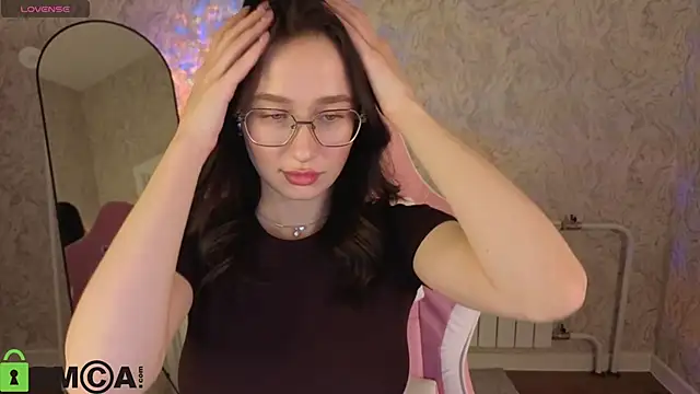  Kiki angel  online show from 15, 2, 2026