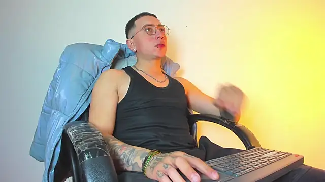 Emmanuel Lust online show from 5, 2, 2026