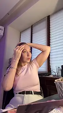 Snapshot of LovelyMiley chatting on 27, 2, 2026 LovelyMiley online show from 27, 2, 2026