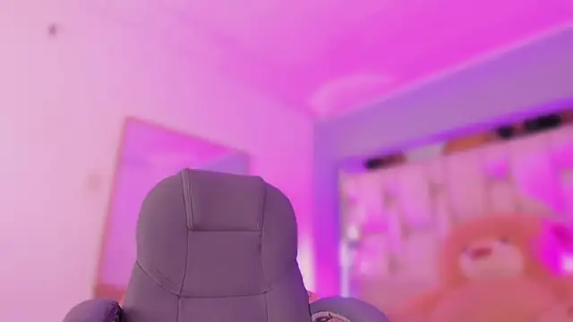 AishaKassandra online show from 19, 4, 2026