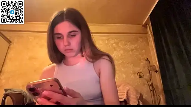 Snapshot of LovelySilk_63 chatting on 7, 5, 2026 LovelySilk 63 online show from 7, 5, 2026