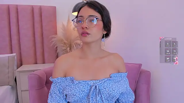 im lily  online show from 18, 4, 2026