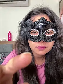 raavigirl online show from 24, 4, 2026