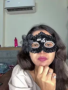 raavigirl online show from 25, 4, 2026