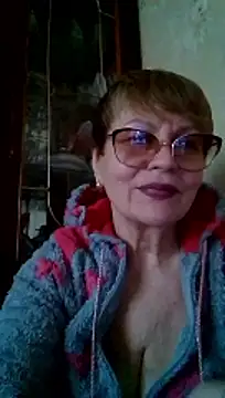 Snapshot of SophieBurns chatting on 2, 5, 2026 SophieBurns online show from 2, 5, 2026