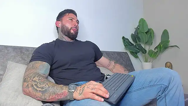 Alessrose online show from 25, 6, 2026