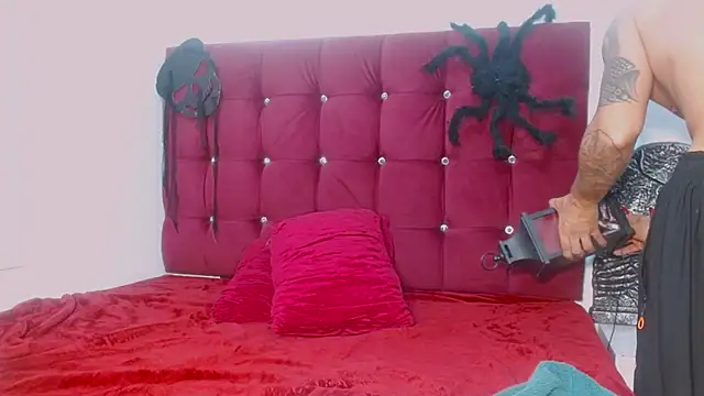 SkinnyDevil12 online show from 5, 3, 2026