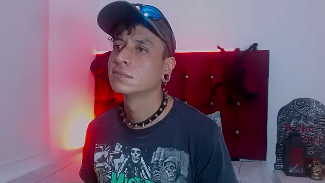 SkinnyDevil12 online show from 13, 3, 2026