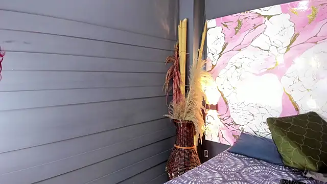 Nahomii  Doll online show from 8, 4, 2026