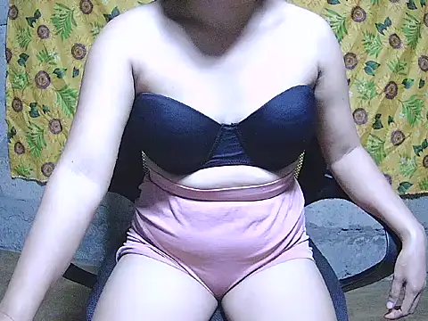 Snapshot of SweetHotBabe18 chatting on 23, 7, 2026 SweetHotBabe18 online show from 23, 7, 2026