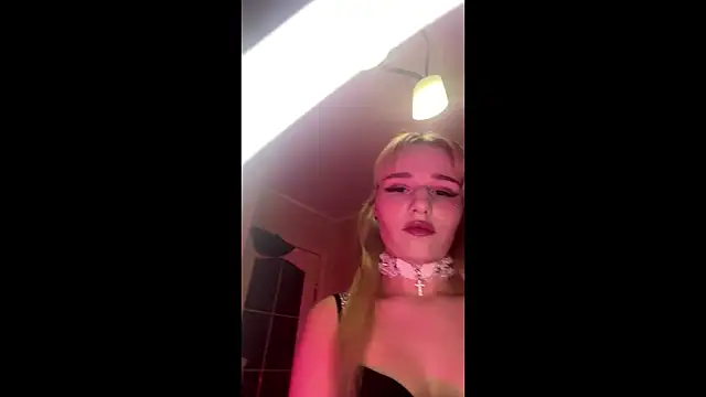 MiaBerlateen online show from 23, 3, 2026