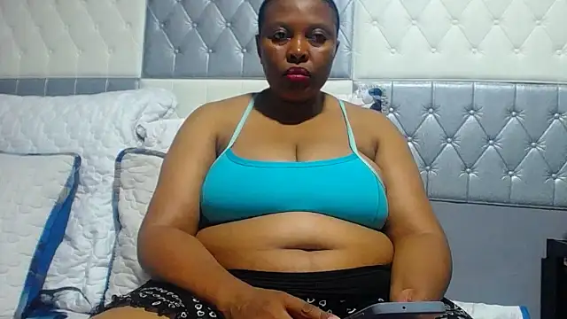 SEXYBUSTYEBONYXX online show from 19, 4, 2026