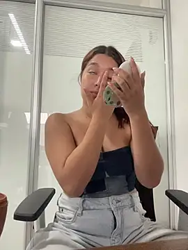 Emily Harpeer online show from 26, 3, 2026