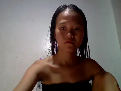 Yourlilpinayy online show from 16, 4, 2026