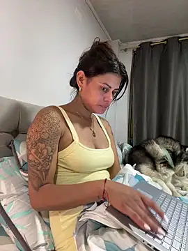 RachelWeisz  online show from 23, 4, 2026