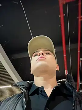 Snapshot of Eros_lee chatting on 31, 5, 2026 Eros lee online show from 31, 5, 2026