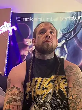 Smokebluntafterblunt online show from 19, 4, 2026